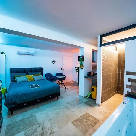 Jungle Loft Apartment
